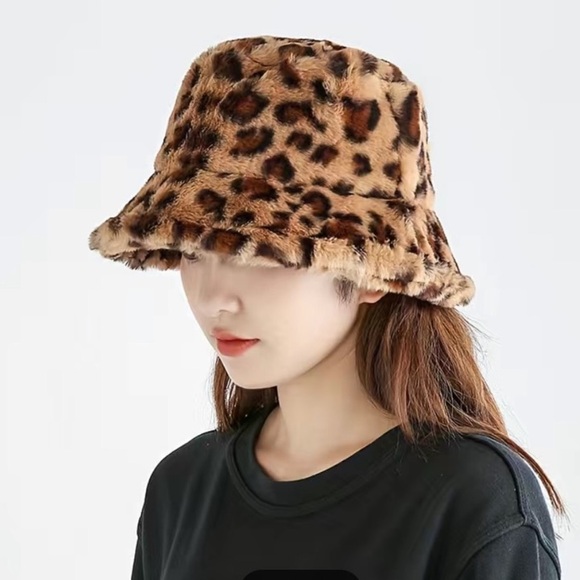 Leopard Animal Print Bucket Hat Faux Fur Fuzzy Packable - Picture 3 of 7